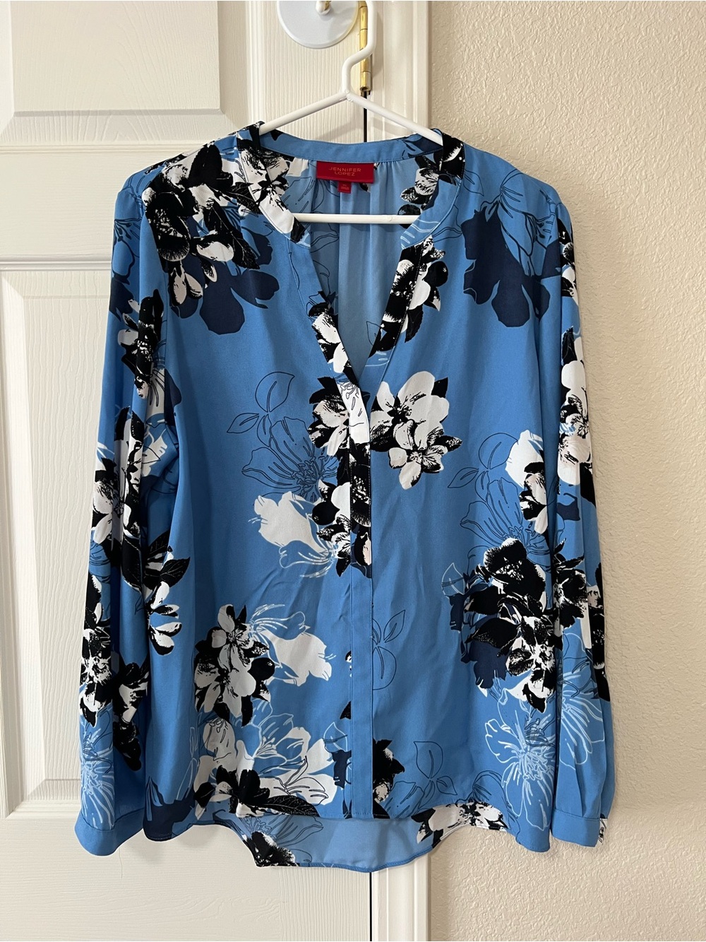 Jennifer Lopez Floral Blouse XL Blue Black White Long Sleeve Tunic Top